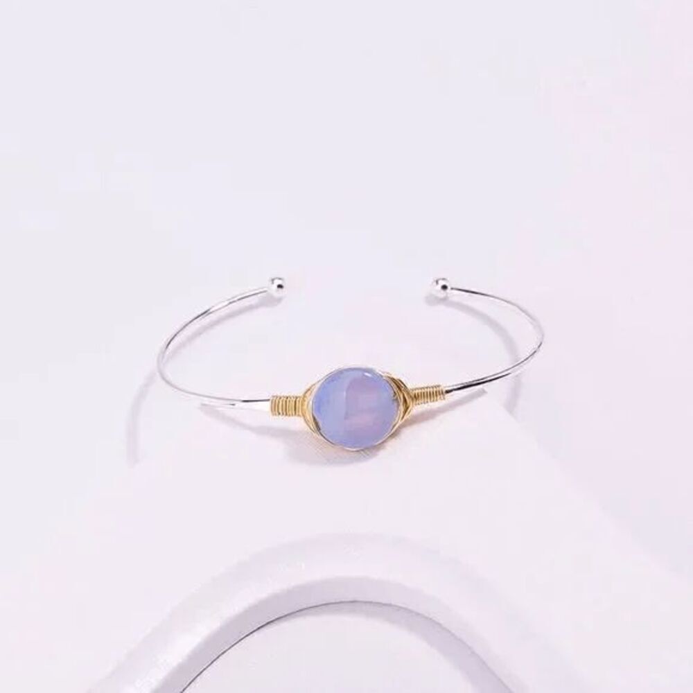 Ladies Light Blue Dainty Wire Stone Bracelet 15$